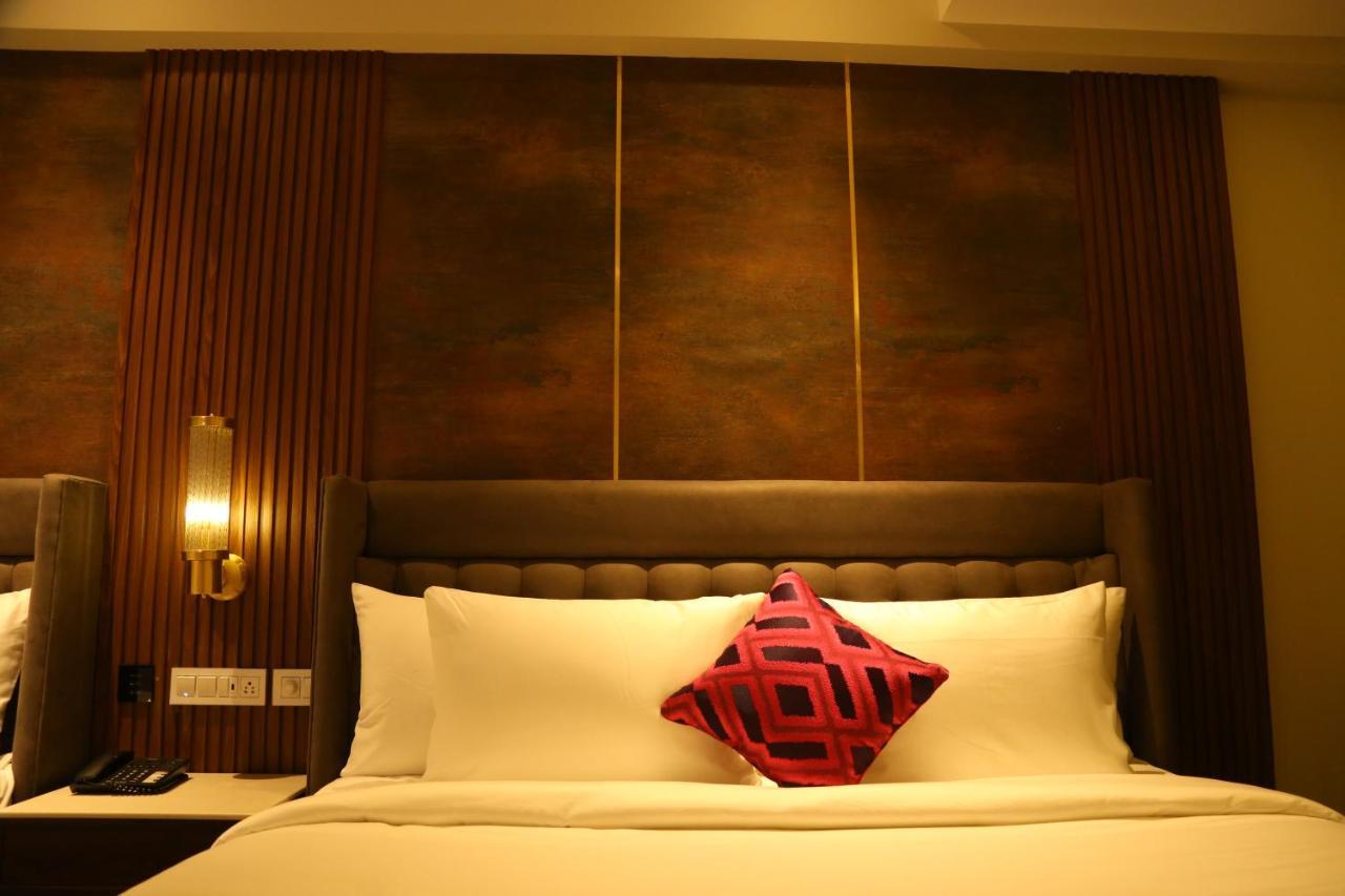 Dreamz Inn & Suites Zirakpur Eksteriør bilde