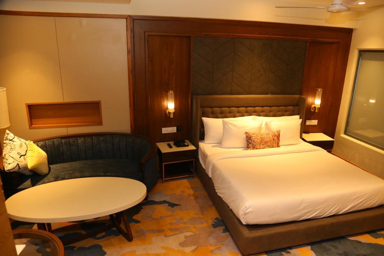 Dreamz Inn & Suites Zirakpur Eksteriør bilde
