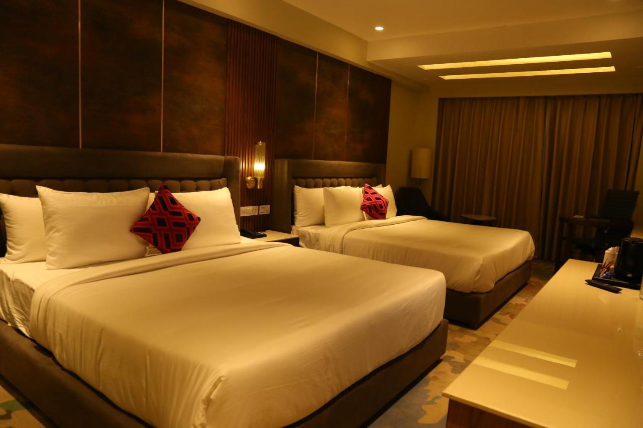 Dreamz Inn & Suites Zirakpur Eksteriør bilde