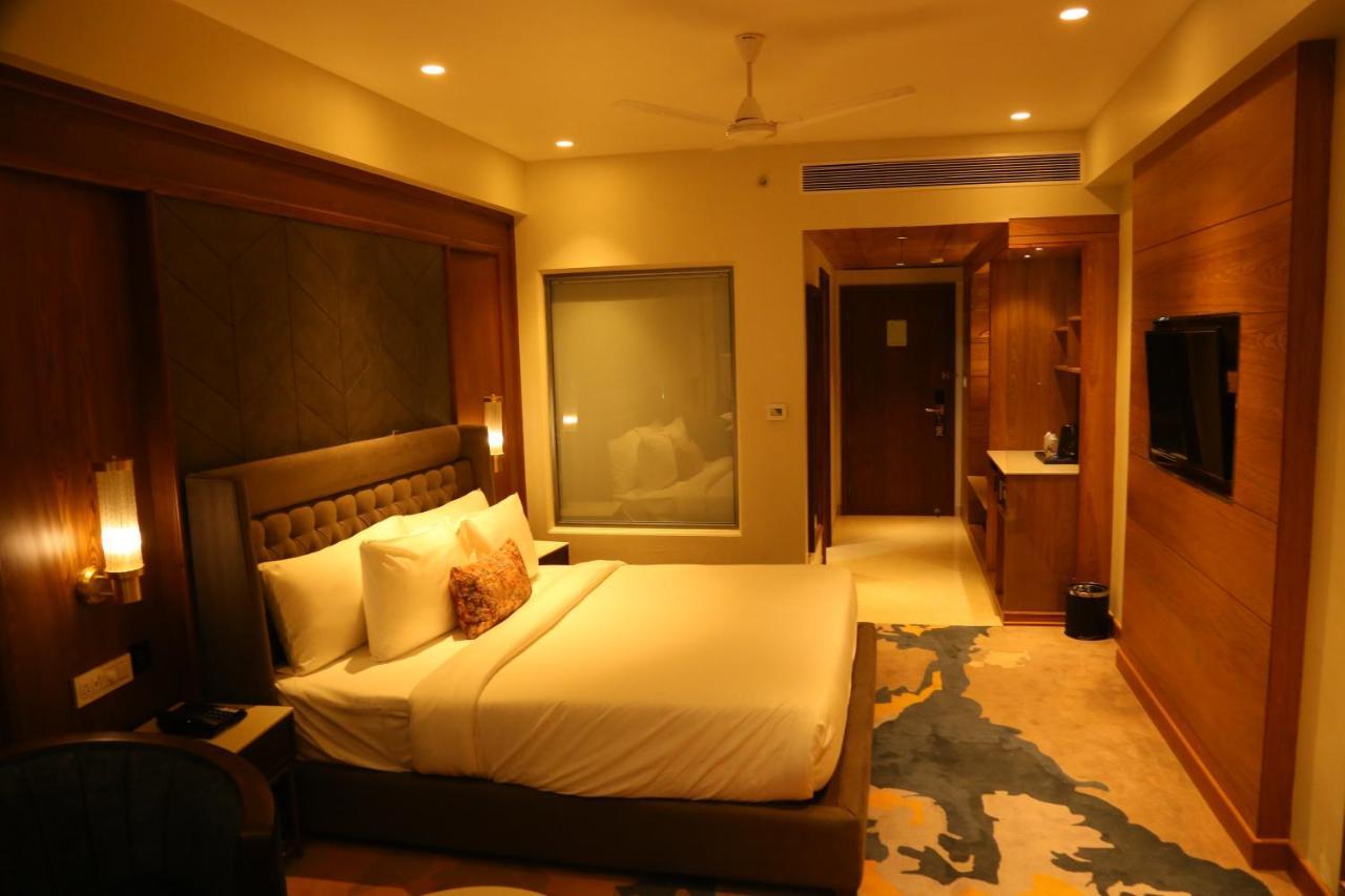 Dreamz Inn & Suites Zirakpur Eksteriør bilde