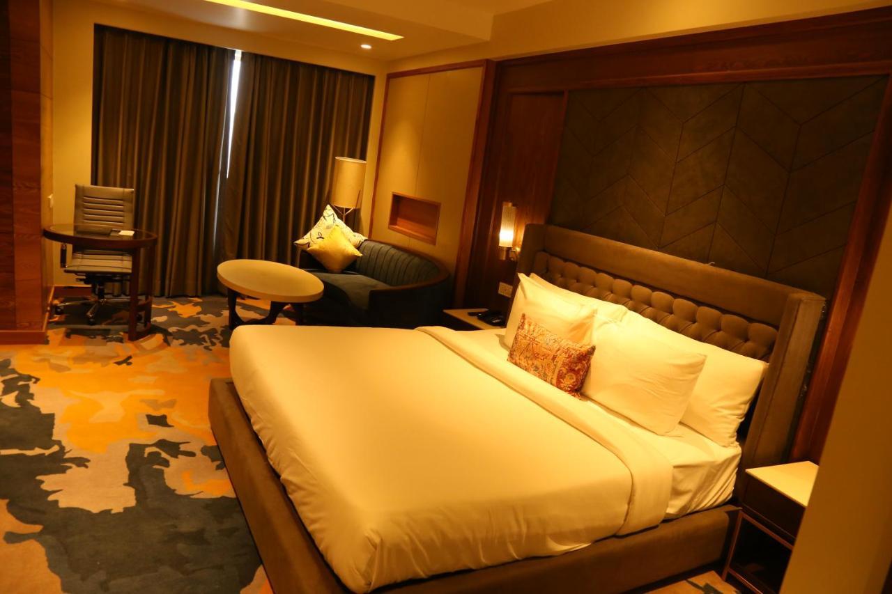 Dreamz Inn & Suites Zirakpur Eksteriør bilde