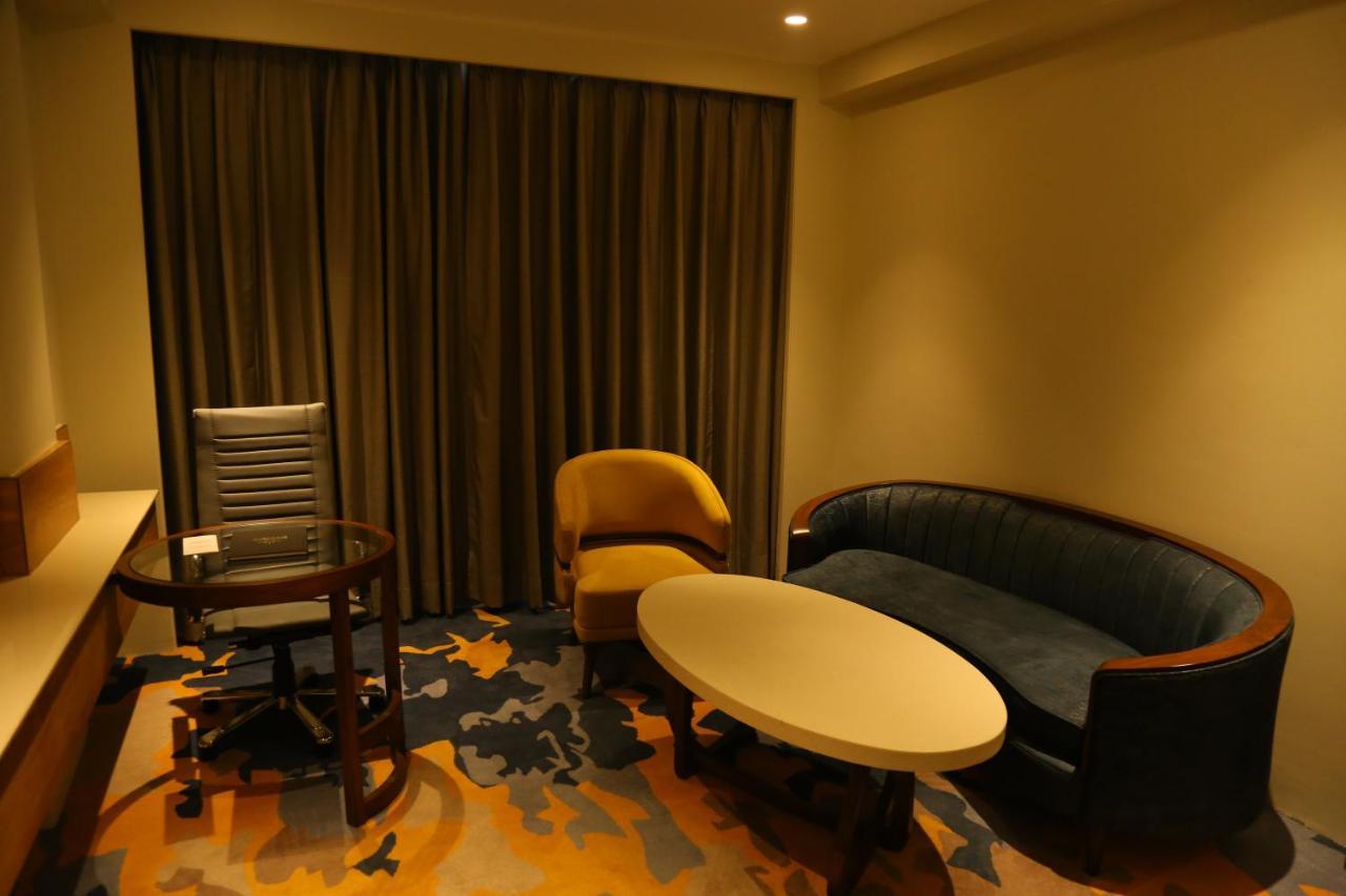 Dreamz Inn & Suites Zirakpur Eksteriør bilde