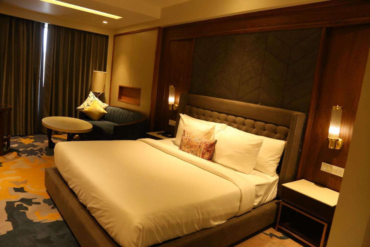 Dreamz Inn & Suites Zirakpur Eksteriør bilde