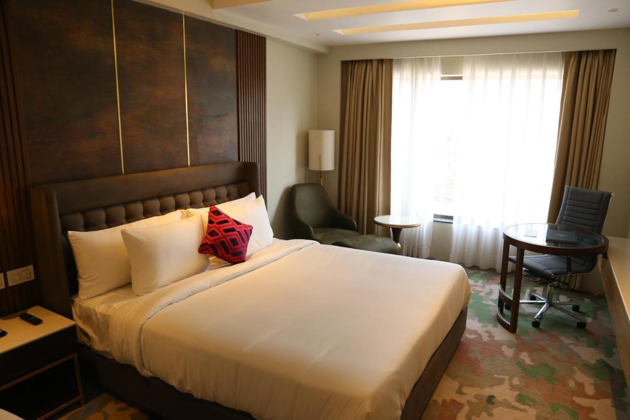 Dreamz Inn & Suites Zirakpur Eksteriør bilde