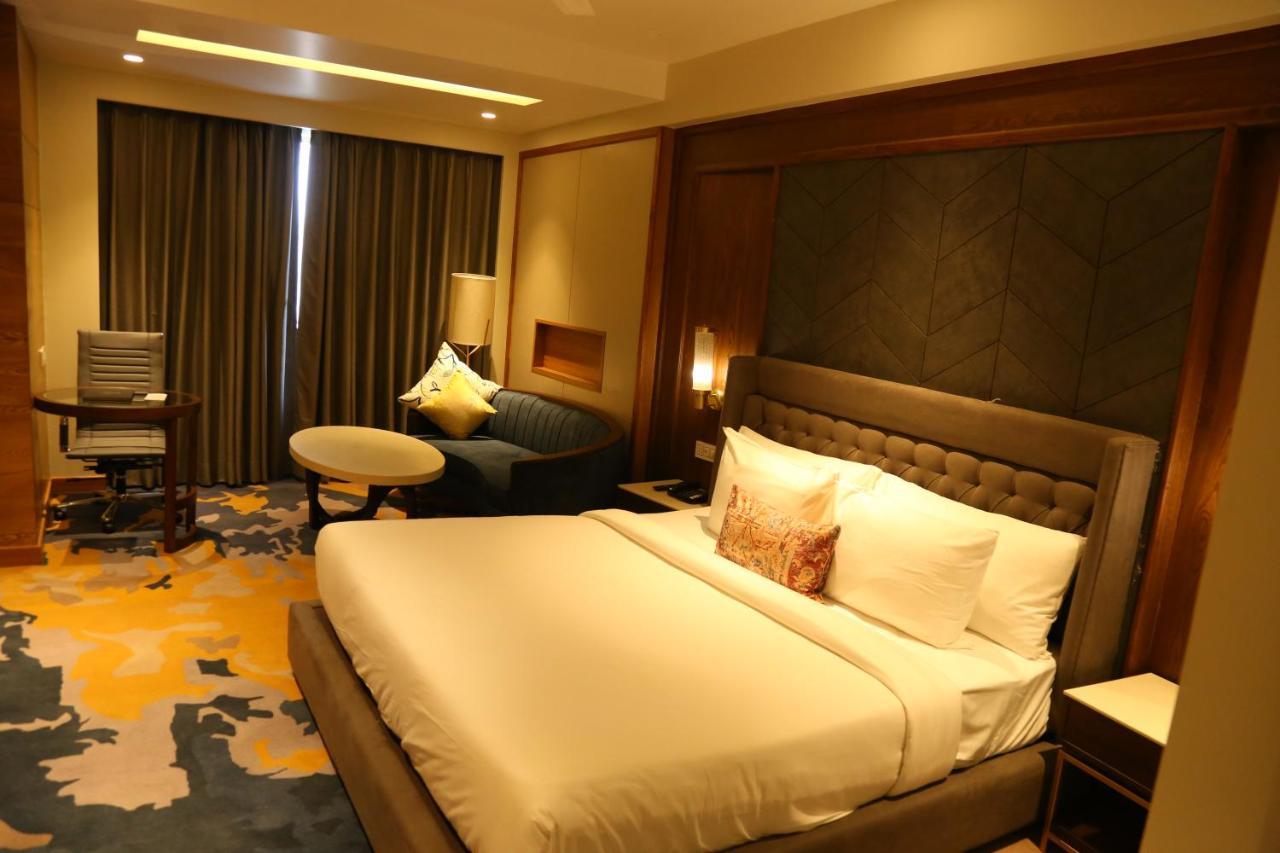 Dreamz Inn & Suites Zirakpur Eksteriør bilde