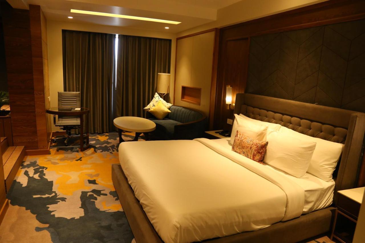 Dreamz Inn & Suites Zirakpur Eksteriør bilde